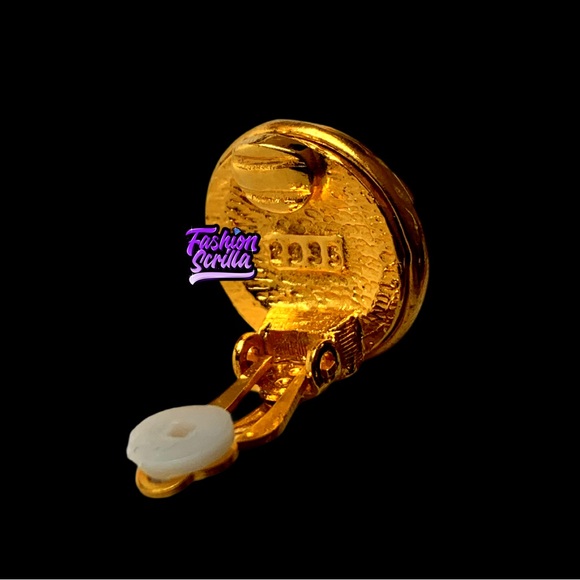 Chanel Vintage Gold Signature CC Monogram Logo Clip On Earrings - Picture 10 of 11